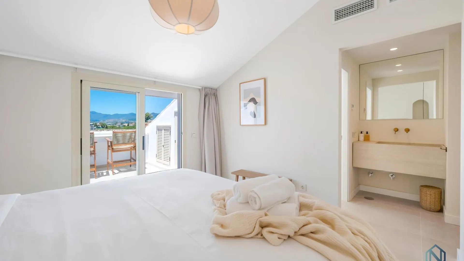 Ferienwohnung Extravagant Newly Renovated Penthouse With Sea Views Marbella Apartment